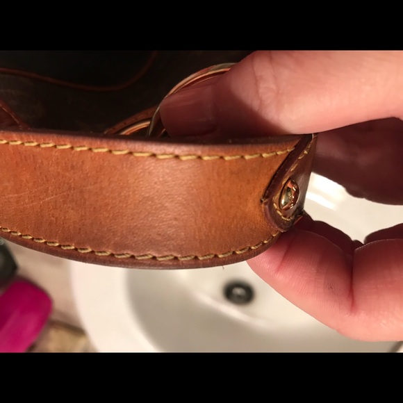 Authentic Louis Vuitton Galliera PM - Picture 5 of 8